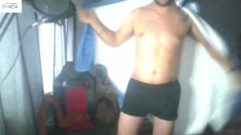 Snapshot of mr_i_ chatting on October 26, 7:47 am mr_i_ online show from October 26, 7:47 am