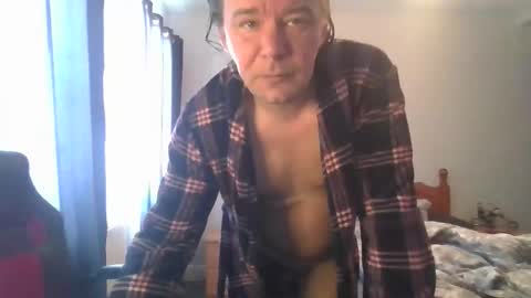 mr_i_ online show from April 6, 9:32 am