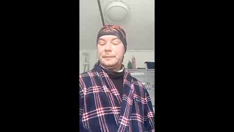 mr_i_ online show from April 10, 8:41 am