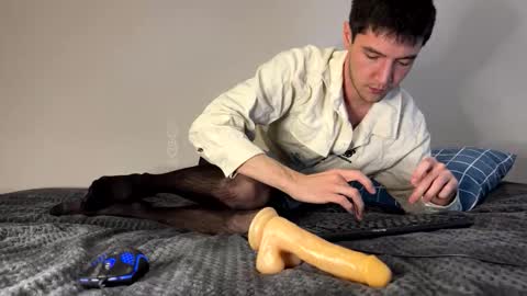 mr jeicob online show from December 2, 7:57 am