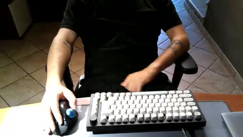 Snapshot of mr_kaa chatting on September 21, 1:35 pm mr_kaa online show from September 21, 1:35 pm