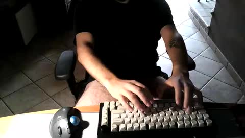 Snapshot of mr_kaa chatting on October 1, 11:49 am mr_kaa online show from October 1, 11:49 am