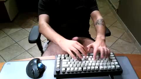 Snapshot of mr_kaa chatting on November 19, 12:10 am mr_kaa online show from November 19, 12:10 am