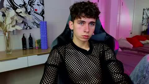 Kris online show from February 1, 11:06 pm