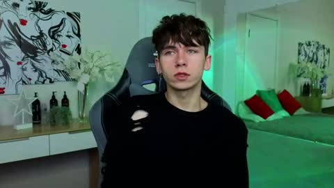 Kris online show from February 14, 10:25 pm