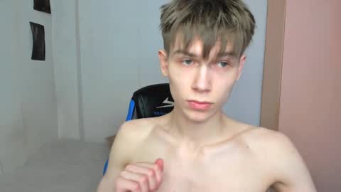 Snapshot of mr_makentoshi chatting on February 18, 10:05 am Makentoshi online show from February 18, 10:05 am