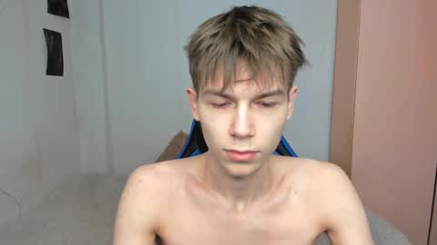 Snapshot of mr_makentoshi chatting on February 24, 1:31 pm Makentoshi online show from February 24, 1:31 pm