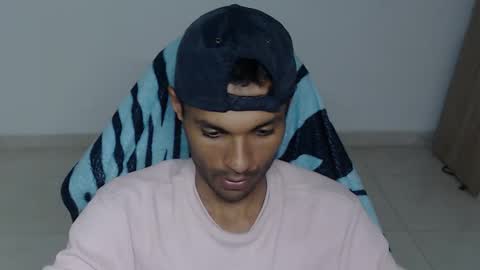 Max online show from November 10, 5:12 pm