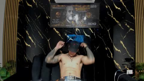 mr_maximo online show from February 17, 6:32 am