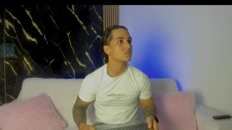 mr_maximo online show from April 20, 2:14 am