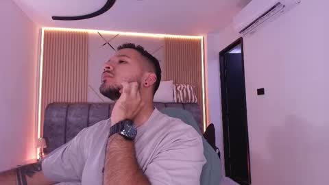 MIKEE online show from February 26, 3:05 am