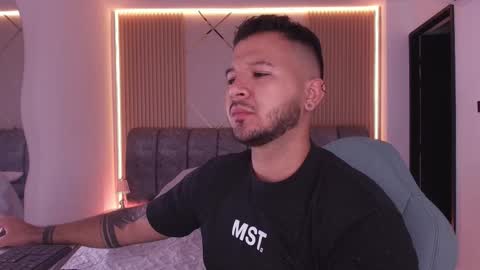 MIKEE online show from March 15, 3:01 am