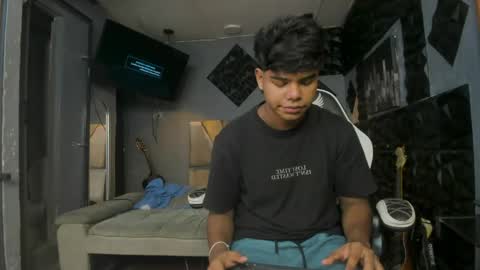 mr_mois online show from April 13, 6:08 am