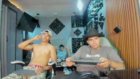 mr_mois online show from May 30, 6:54 am