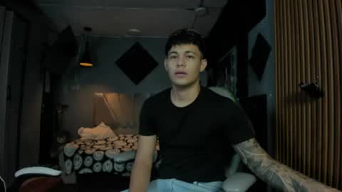 Snapshot of mr_mois chatting on July 8, 4:50 am mr_mois online show from July 8, 4:50 am
