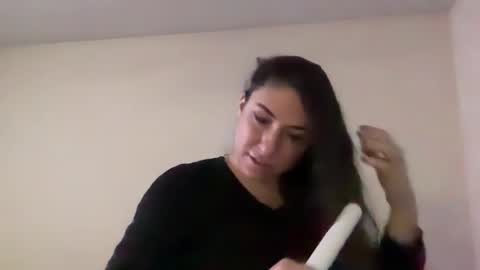 Mr  Mrs Glitter online show from March 5, 4:08 am