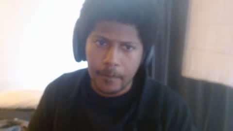 Snapshot of mr_nobody_100 chatting on December 5, 8:38 pm mr_nobody_100 online show from December 5, 8:38 pm