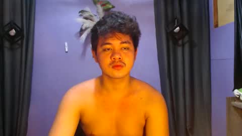 Snapshot of mr_olivercummerx chatting on November 13, 2:49 pm mr_olivercummerx online show from November 13, 2:49 pm