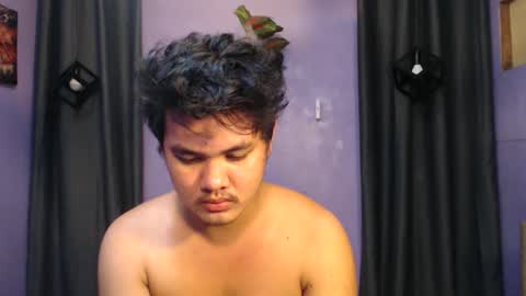 Snapshot of mr_olivercummerx chatting on November 17, 5:19 pm mr_olivercummerx online show from November 17, 5:19 pm