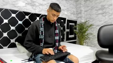 Mr Porn  online show from April 12, 12:59 am