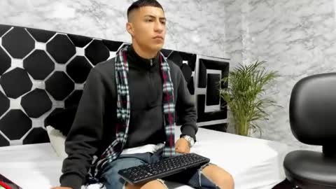 Mr Porn  online show from April 14, 1:06 pm