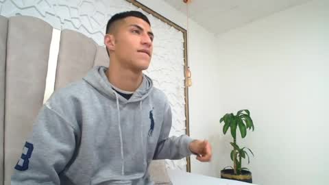 Mr Porn  online show from April 16, 9:39 pm