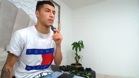 Mr Porn  online show from June 21, 3:09 am