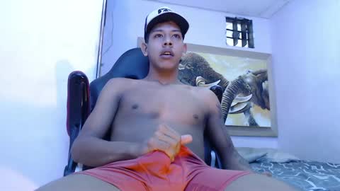 Snapshot of mr_stiven_ chatting on February 15, 6:23 am mr_stiven_ online show from February 15, 6:23 am