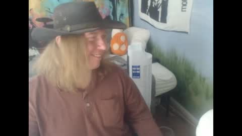 mr_strawberry online show from April 16, 5:25 pm