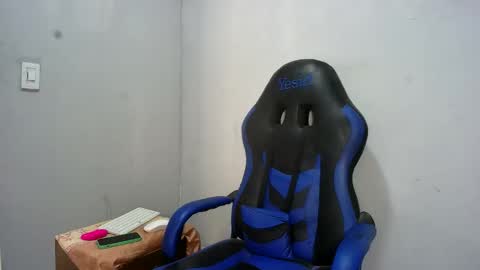 mrandms01 online show from April 9, 3:28 pm