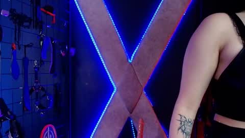 Snapshot of mranii_queen_bdsm_ chatting on December 18, 3:34 am mranii_queen_bdsm_ online show from December 18, 3:34 am