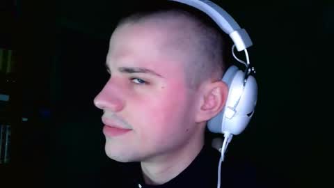 Snapshot of mrbepsik chatting on February 14, 9:44 pm Mr Roman online show from February 14, 9:44 pm