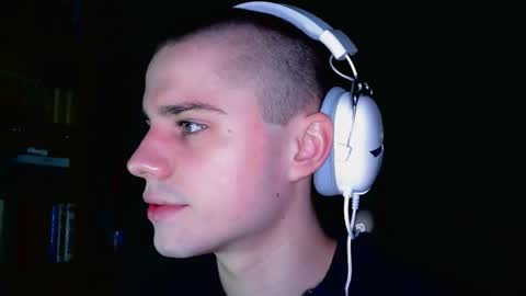 Snapshot of mrbepsik chatting on February 17, 1:46 am Mr Roman online show from February 17, 1:46 am