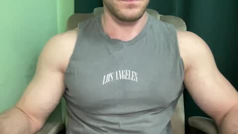 Snapshot of mrbiceps_23 chatting on January 23, 7:29 pm Mrbiceps23 online show from January 23, 7:29 pm