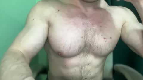 Snapshot of mrbiceps_23 chatting on January 24, 4:06 pm Mrbiceps23 online show from January 24, 4:06 pm
