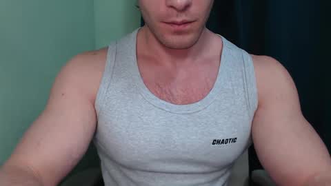 Snapshot of mrbiceps_23 chatting on February 13, 8:13 pm Mrbiceps23 online show from February 13, 8:13 pm