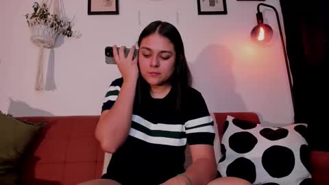 Laura online show from February 17, 11:00 pm