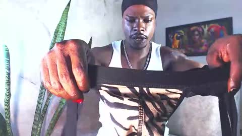 Snapshot of mrbyronstallion chatting on October 11, 11:25 pm byron online show from October 11, 11:25 pm