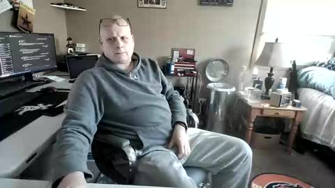 Snapshot of mrclean_55 chatting on November 4, 5:23 pm MrClean55 online show from November 4, 5:23 pm