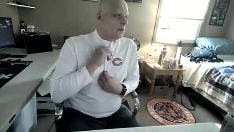 Snapshot of mrclean_55 chatting on January 6, 4:32 pm MrClean55 online show from January 6, 4:32 pm