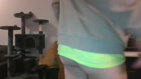 Snapshot of mrcumfixit chatting on November 4, 9:47 pm mrcumfixit online show from November 4, 9:47 pm