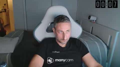 mrdr000 online show from April 2, 10:07 pm