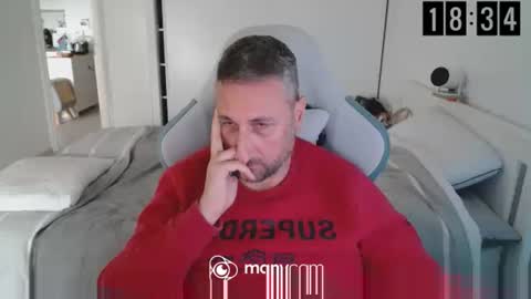 mrdr000 online show from April 13, 4:34 pm