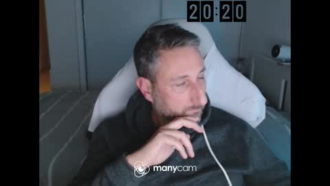 Snapshot of mrdr0o0o chatting on November 17, 7:19 pm mrdr0o0o online show from November 17, 7:19 pm