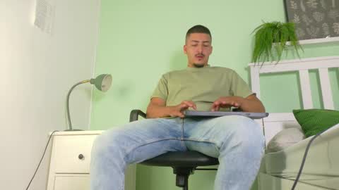 Mr Fox online show from November 17, 11:16 am