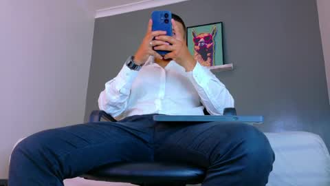 Mr Fox online show from April 15, 7:54 pm