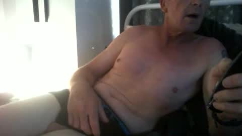 Snapshot of mrgray11xxx chatting on September 28, 8:03 pm mrgray11xxx aussie online show from September 28, 8:03 pm