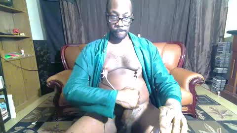 Snapshot of mrgsm975 chatting on December 20, 2:18 am GSpotMassager online show from December 20, 2:18 am