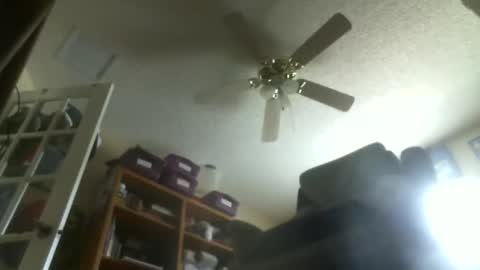Snapshot of mrgspothitter4u chatting on April 23, 4:31 pm MrGspotHitter4U online show from April 23, 4:31 pm