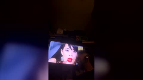 Snapshot of mrhetzer chatting on December 21, 8:32 am mrhetzer online show from December 21, 8:32 am